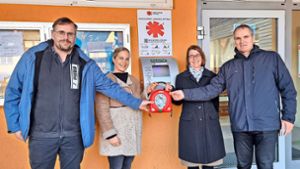 Zusätzlicher Defibrillator hängt an der Realschule
