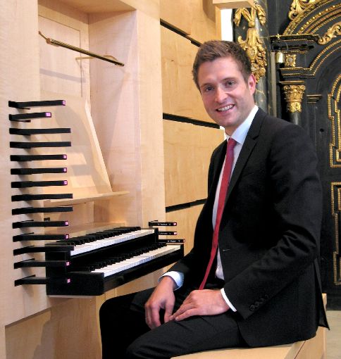 Christian Bischof ist von der Klais-Orgel in der Rottweiler Ruhe-Christi-Kirche begeistert. Foto: Weis Foto: Schwarzwälder-Bote