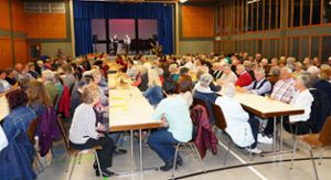 Die Rexinger Johanniterhalle war beim Ehrenamtsabend der katholischen Seelsorgeeinheit voll besetzt. Fotos: Morlok Foto: Schwarzwälder Bote