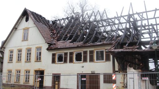 Die ehemalige Schreinerei Wackenhut wurde durch das Feuer in großen Teilen zerstört. Foto: Doris Sannert
