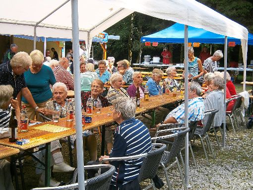Der Besuch im Neckartäle sorgt für reichlich Gesprächsstoff.  Foto: Wölm Foto: Schwarzwälder-Bote