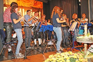Die Jugendkapelle eröffnete das erste Flädlefest des Musikvereins Meßstetten. Foto: Lissy Foto: Schwarzwälder-Bote