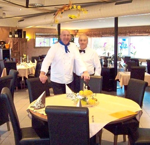 Placido A. (links) in seiner Gaststätte in Rottweil. Foto: Archiv