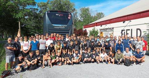 Eine Reisegruppe bestehend aus VfL Hochdorf, SV Vollmaringen und SV Eutingen machte sich zu einem Ausflug nach Belgien auf. Foto: privat Foto: Schwarzwälder Bote