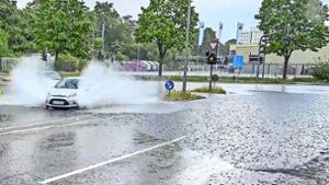 Straßen in Offenburg werden überflutet