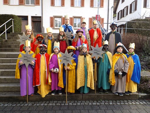 Zogen drei Tage lang in fünf Gruppen durch Schiltach und Lehengericht: die Schiltacher Sternsinger.   Foto: Sum