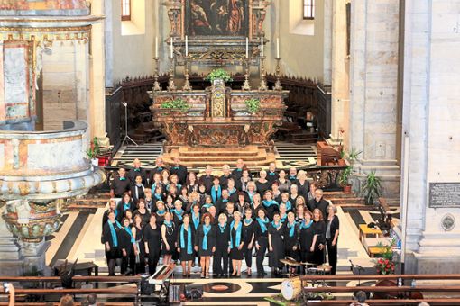 Popchor Colours of Music aus Baiersbronn und Choros Delicti aus Altensteig in der Chiesa Pietro e Stefano in Bellinzona.  Foto: Scheib Foto: Schwarzwälder Bote