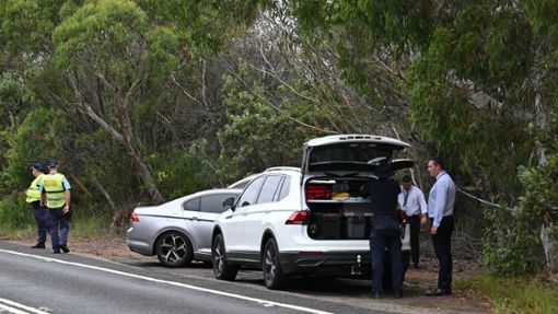 Polizeibeamte suchen im Bundesstaat New South Wales nach den Vermissten. Foto: IMAGO/AAP/IMAGO/DEAN LEWINS