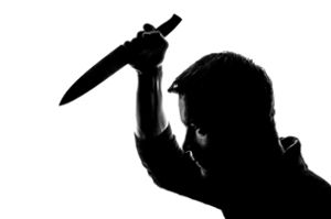 Die vermeintlichen Räuber bedrohten ihre Opfer mit einem Messer. (Symbolfoto) Foto: © pixabay/ PublicDomainPictures