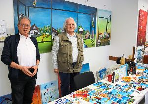 Michael Hoppe und Horst Kottwitz, von links, gehörten zu den Ausstellern des Bad Herrenalber Künstlertreffs.  Foto: Gegenheimer Foto: Schwarzwälder-Bote
