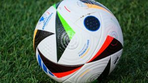 Zur Europameisterschaft 2024 wird es einen neuen Ball geben. Im Sommer greifen zudem auch umfangreiche Reformen in der Ausbildung der Spieler. Foto: Eibner-Pressefoto/Eibner-Pressefoto/Florian Wiegan