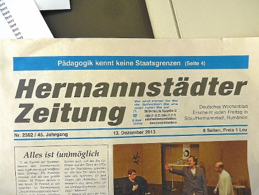 Auf dem Titel der Hermannstädter Zeitung wird am Kopf auf den Artikel aus dem Schwarzwälder Boten hingewiesen, der, wortgetreu übernommen, knapp die Hälfte der vierten Seite einnimmt. Foto: Stiller Foto: Schwarzwälder-Bote