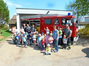 Quirlig ging  es  beim Besuch  des Spielberger  Kindergartens bei der    Feuerwehr  zu. Foto: FFW Foto: Schwarzwälder Bote