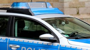 Unfall in Grosselfingen: Auto kracht gegen Hauswand - Sperrung