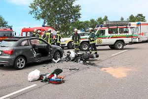 An der Einmündung zum Schliffkopf-Parkplatz kam es am gestrigen Sonntag  zu einem schweren Unfall. Foto: Feuerwehr Foto: Schwarzwälder-Bote