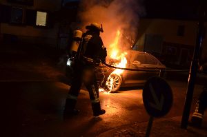 Wegen eines technischen Defekts ist am Samstag im Brigachtal ein BMW in Brand geraten. Der Fahrer war noch reichtzeitig ausgestiegen, bevor das Fahrzeug Feuer fing. Zum Artikel Foto: Bartler-Team