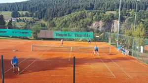 Bereits weit fortgeschritten ist auch die Mixedkonkurrenz beim Baiersbronner Tennis- Gemeindeturnier 2018.   Foto: Braun Foto: Schwarzwälder Bote