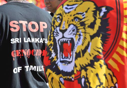Die Fahne der Befreiungstiger von Tamil Eelam (LTTE) wird  bei Demonstrationen oft mitgeführt.   Foto: Trezzini
