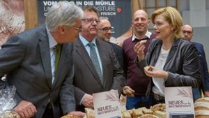 Kreisbauerntag: Tierschützer kontra Julia Klöckner