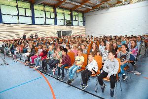 Rund 200 Kinder kamen zur Auftaktveranstaltung der Kinderuni Haiterbach in die Kuckuckshalle. Fotos: Katzmaier Foto: Schwarzwälder-Bote