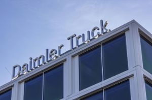 Der Nutzfahrzeughersteller Daimler Truck hat neue Zahlen präsentiert. Foto: Imago/Arnulf Hettrich