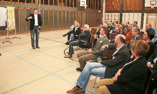 OB Peter Rosenberger sprach mit den Rexinger Bürgern über den Masterplan Horb 2050. Foto: Wagner