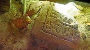 Dieses Bruchstück gehörte zu einem Grabdenkmal der Stifterfamilie des Klosters in Bad Herrenalb. Es ist etwa 600 Jahre alt. Foto: Glaser