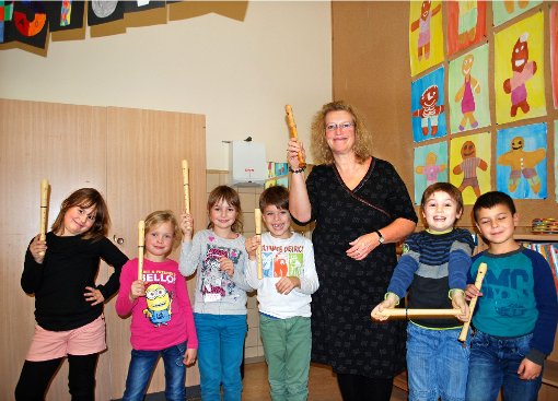 Die sechs Kinder der Mittwochsgruppe lernen mit Begeisterung bei Susanne Jaggy Blockflöte. Foto: Janson Foto: Schwarzwälder-Bote