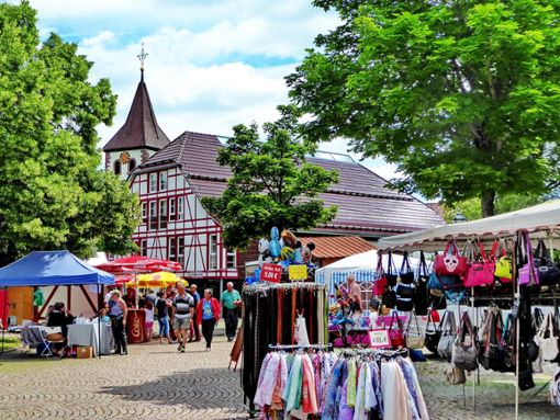 Zahlreiche Marktbeschicker stellen ihre Waren beim Bauern- und Krämermarkt in Dornhan aus. Foto: Stöhr Foto: Schwarzwälder Bote