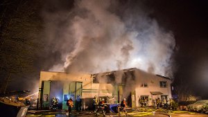 Zigarettenkippe setzte Lagerhalle in Brand