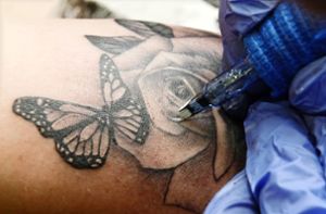 Tattoos können wunderschön aussehen. Foto: dpa/Sebastian Willnow