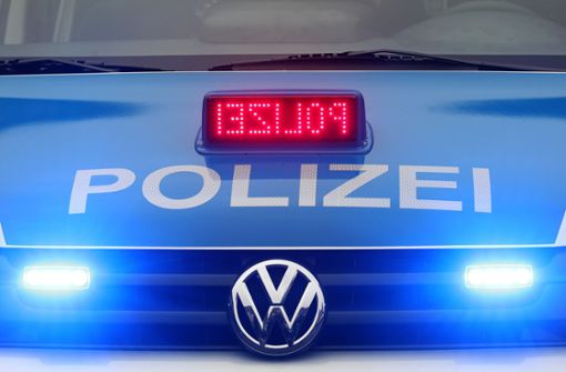 Die Polizei bittet Zeugen um Hinweise. Foto: dpa/Roland Weihrauch