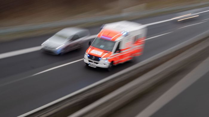 Betrunkener BMW-Fahrer rutscht bei Horb Böschung hinunter