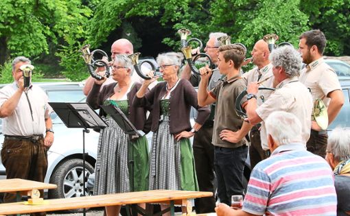 Die Jagdhornbläser waren beim Fleckenfest ebenfalls mit von der Partie und unterhielten die Gäste bestens. Fotos: Kraushaar Foto: Schwarzwälder Bote
