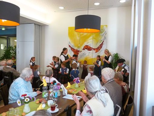 Die Bewohner des Seniorenzentrums Torgasse hatten viel Spaß beim monatlichen Fest. Foto: Vollmer Foto: Schwarzwälder Bote