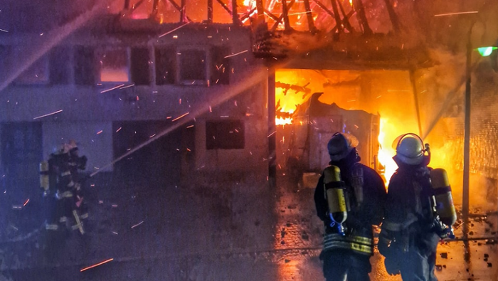 Brand in Pfalzgrafenweiler beschäftigt Einsatzkräfte über Stunden