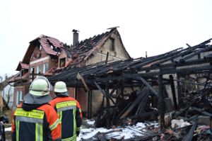 Am Tag nach dem Brand ist von dem Haus in Balingen-Engstlatt nicht mehr viel übrig. Foto: (nil)