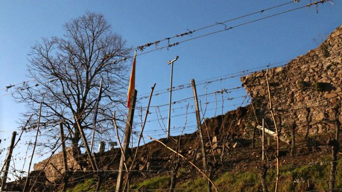 Burgmauer in Oberkirch rutscht auf 20 Metern ab