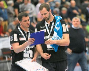 Sascha Ilitsch (rechts) wird HBW-Trainer Jens Bürkle nur noch bis zum Saisonende als Co zur Seite stehen.  Foto: Kara