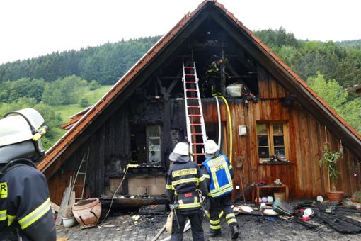 Das Feuer ist in einem Dachstuhl im Ippichen in Wolfach aus bisher ungeklärter Ursache ausgebrochen.  Foto: Bea Foto: Schwarzwälder Bote