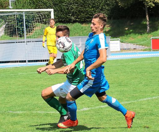 Luka Kravoccanec (rechts) erzielte den Führungstreffer für den VfL Nagold.  Foto: Kraushaar