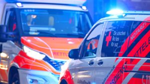 Arbeitsunfall in Albstadt: Lastenaufzug stürzt auf zwei Männer