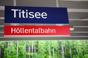 Ab Ende Juli steht die Höllentalbahn wegen Arbeiten an den Gleisen fast einen Monat still. Zwischen Titisee und Freiburg werden Busse eingesetzt.  Foto: dpa