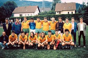 1990: Die Fußballer des SV Dotternhausen werden Meister in der Kreisliga B.  Foto: Verein Foto: Schwarzwälder Bote