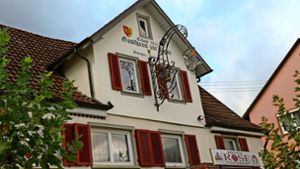 Das Gasthaus Rose an der Hauptstraße in Bisingen Foto: Kauffmann
