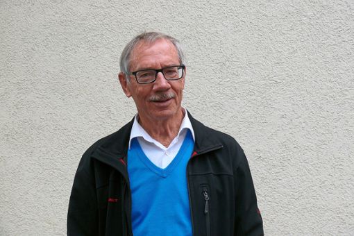 Walter Schempp kämpft um Stimmen bei der Wahl zum Schömberger Gemeinderat, auch wenn sein Name nicht auf dem  Stimmzettel steht.  Foto: Visel Foto: Schwarzwälder Bote