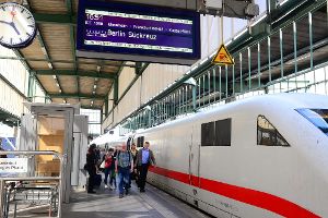 Am Freitag war es am Stuttgarter Hauptbahnhof zu Gedränge im Pfingstreiseverkehr gekommen. Am Samstagmorgen hatte sich die Lage dann wieder entspannt. Foto: www.7aktuell.de |