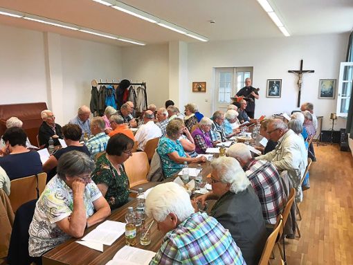 Die älteren Mitglieder des Kolpingbezirks Zollernalb kamen im Trillfinger Pfarrheim zum Tag der Treue zusammen. Foto: Beuter Foto: Schwarzwälder Bote