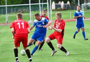Der TSV Trillfingen und der FC Stetten-Salmendingen standen sich nicht nur im Finale des Bezirkspokals gegenüber, sondern sind auch beide im WFV-Pokalwettbewerb vertreten.  Foto: Kara Foto: Schwarzwälder Bote