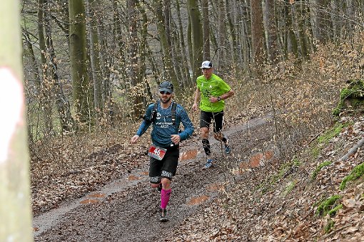 X-Trail-Läufer lassen sich im Rennen auch von schlammigen Wegen, Wurzeln oder umgestürzten Bäumen nicht bremsen. Foto: Rudolph Foto: Schwarzwälder-Bote